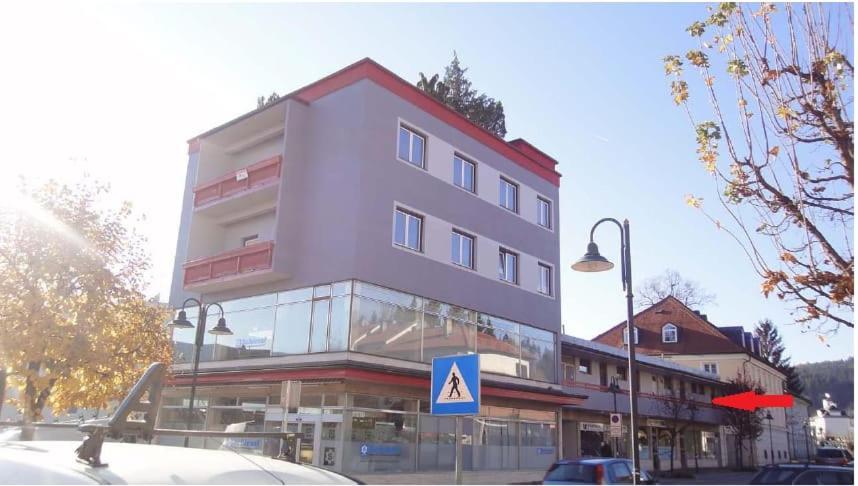 Ferienwohnung Mit Balkon In Krumpendorf Bagian luar foto