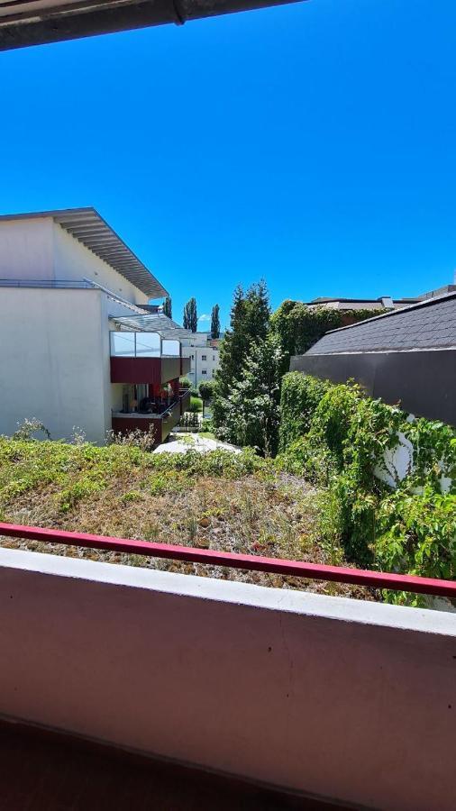Ferienwohnung Mit Balkon In Krumpendorf Bagian luar foto