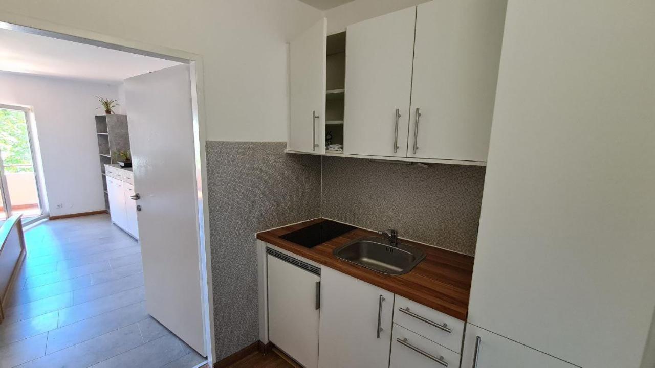 Ferienwohnung Mit Balkon In Krumpendorf Bagian luar foto